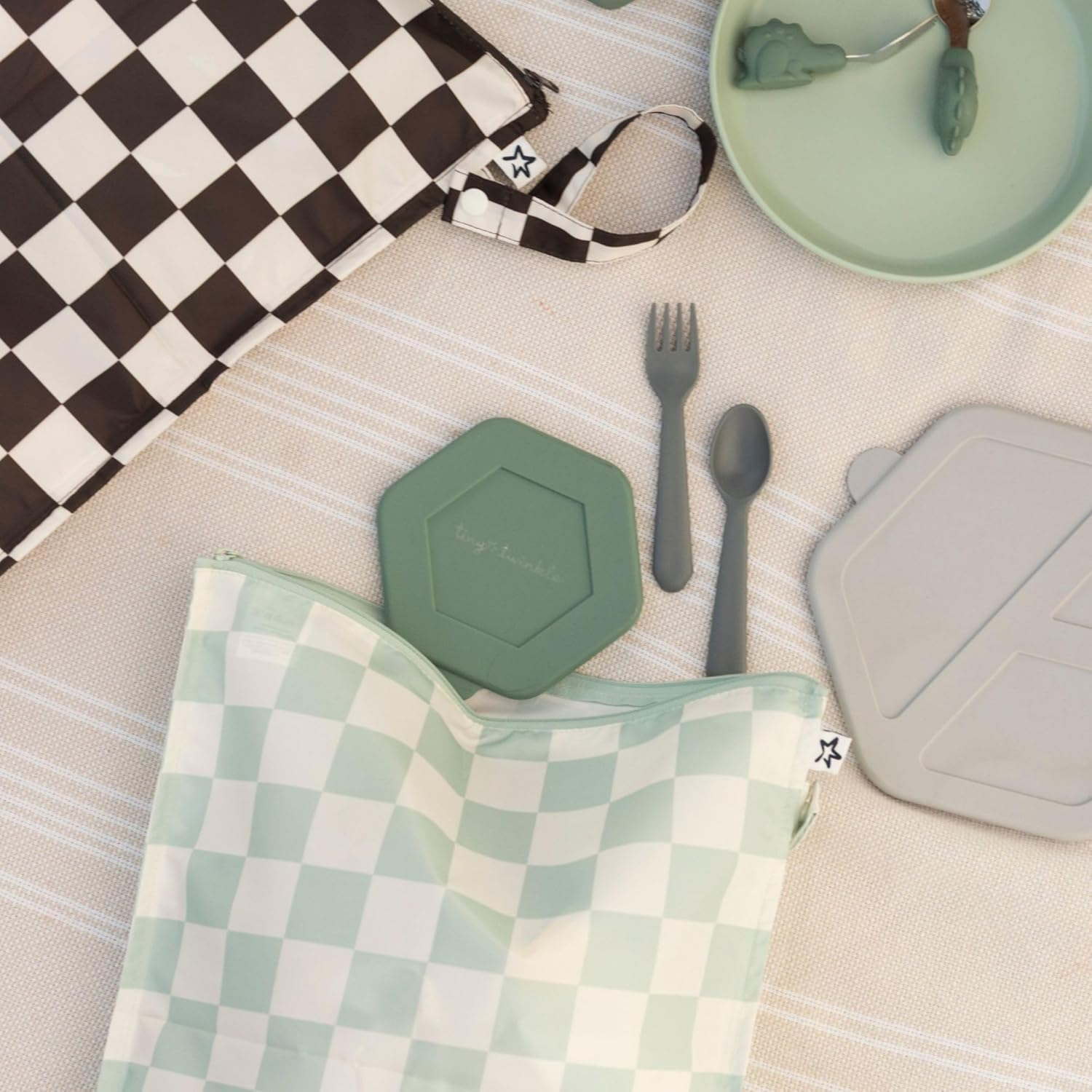 Tiny Twinkle Mess-Proof Wet Bags 2 Pack Waterproof and Washable Bag for Travel Storage, Stroller, Daycare, Baby Diapers, Yoga, Beach, Pool, Wet Toddler Swimsuits (Black, Green Checkers) image number 6