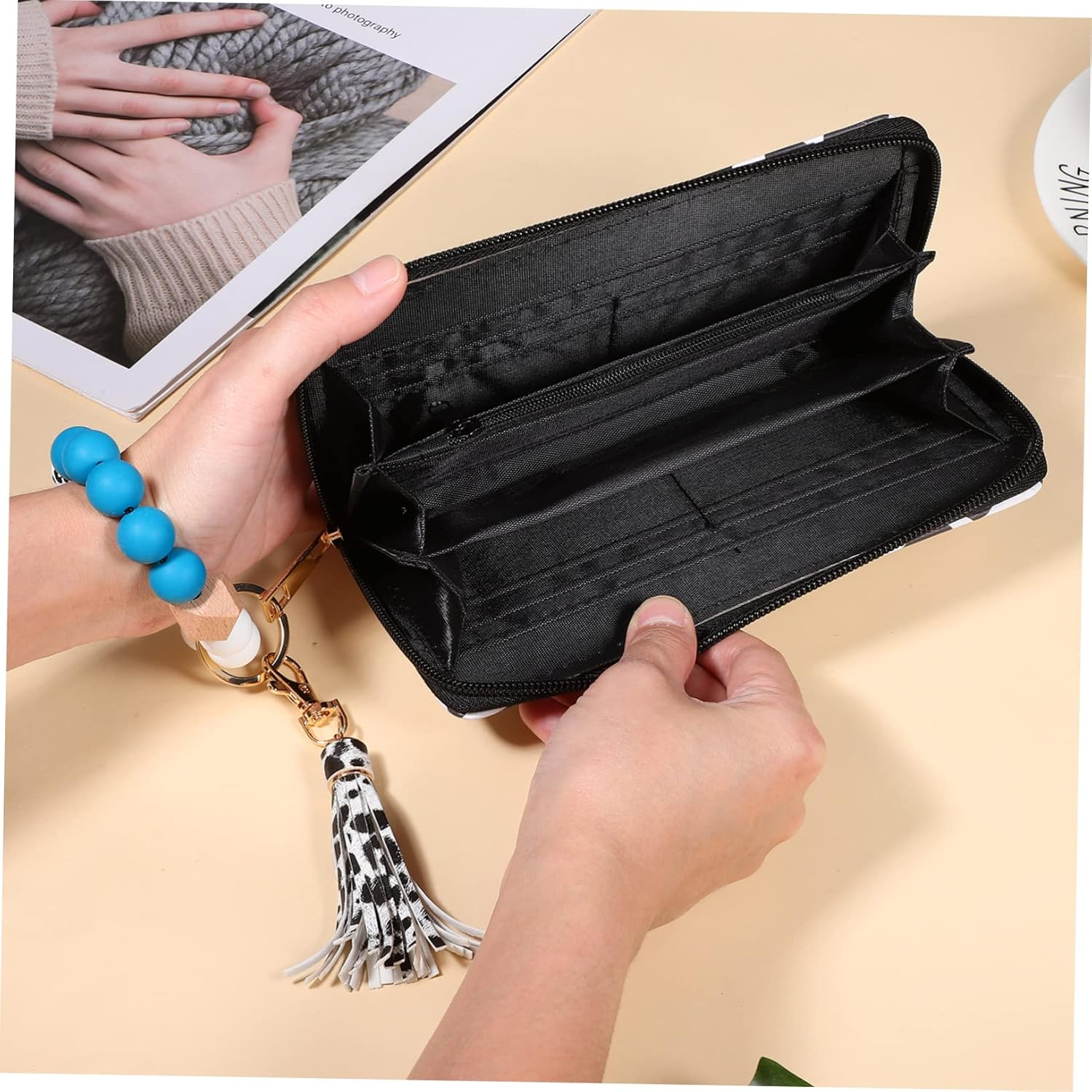 MOBUTOFU Cute Cow Pattern Long Wallet Card Holder Beaded Bracelet Keyring for Women image number 4