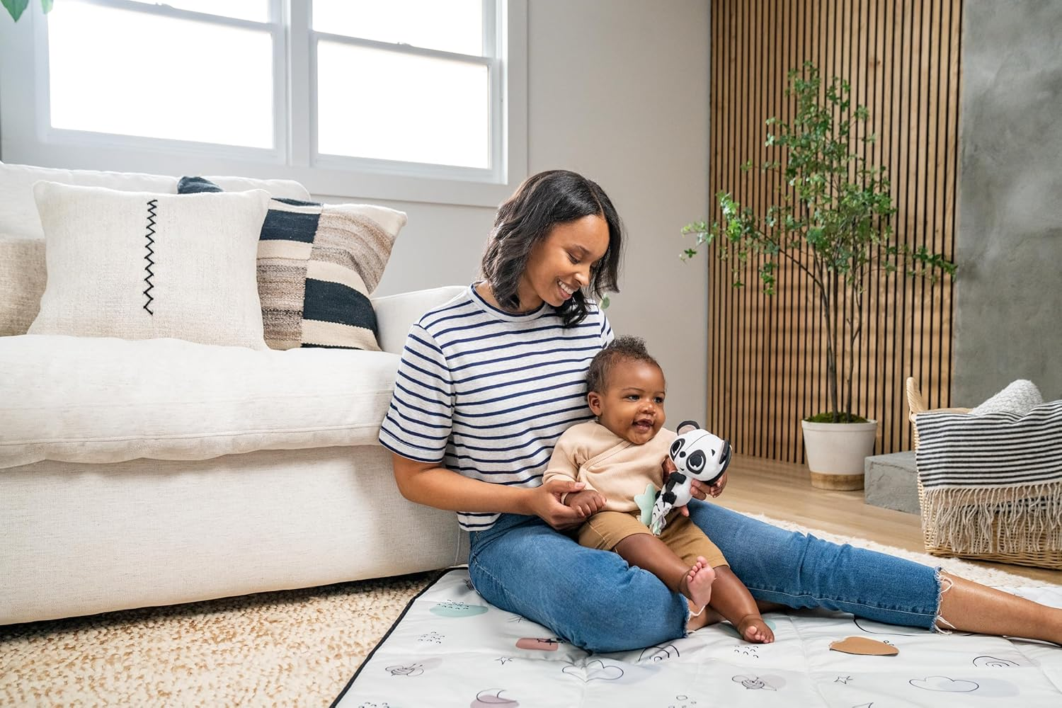 Tiny Love Take along Musical Panda, Black & White Decor Tiny Love 'George' Black & White Rolling Toy 3M+ image number 1