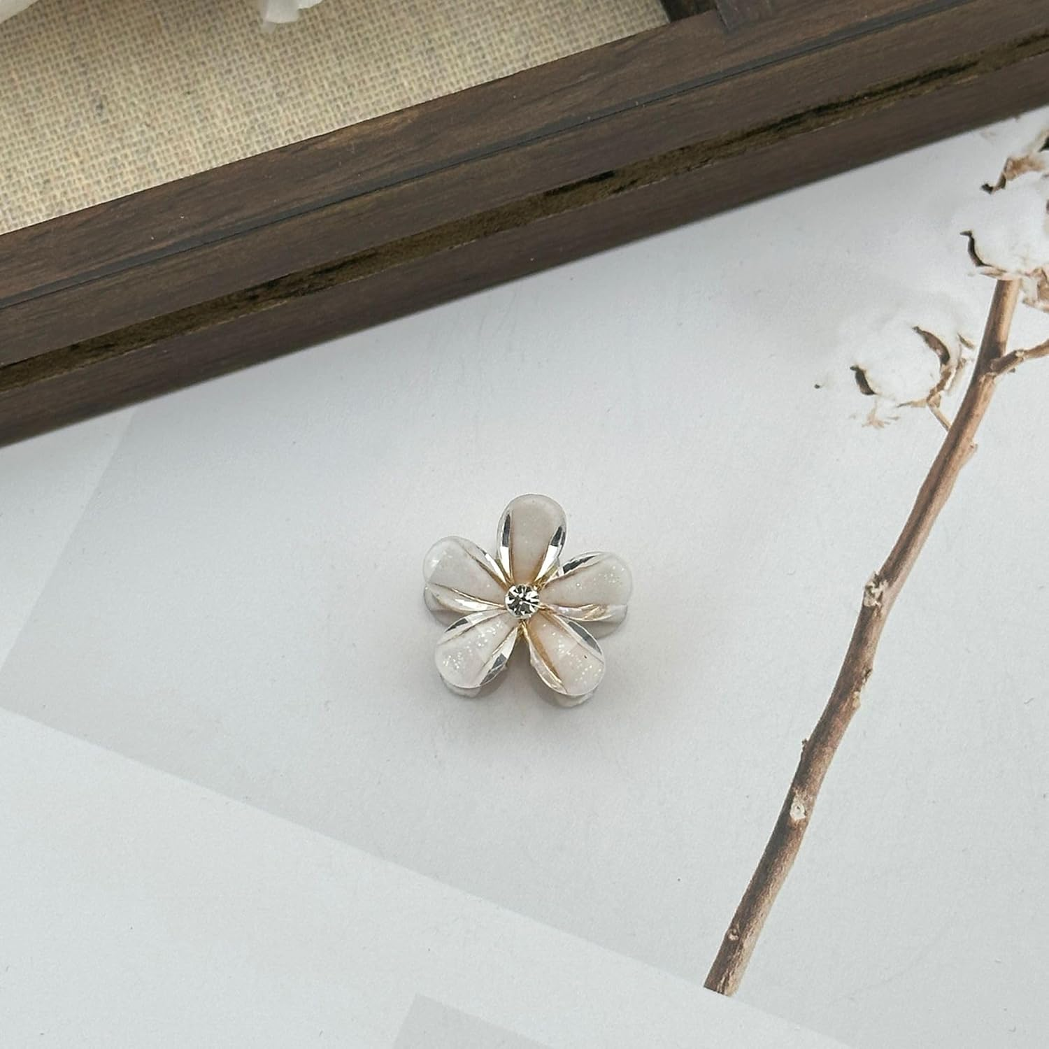 Umiin Mini Hair Clips, Pack of 5 Flower Hair Accessories for Women and Girls, Beautiful Hair Claw Headwear, Styling Tools for Wedding, Party, Communion, Beige & Red & Purple & Blue & Pink image number 4