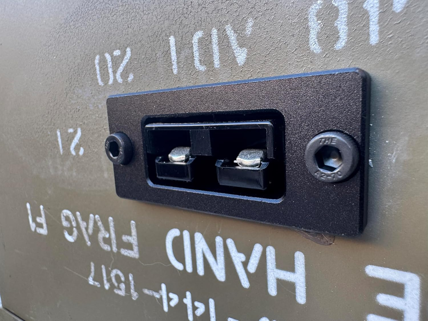 Black Flush Mount Billet CNC Aluminium 50Amp Anderson Plug Mount image number 4