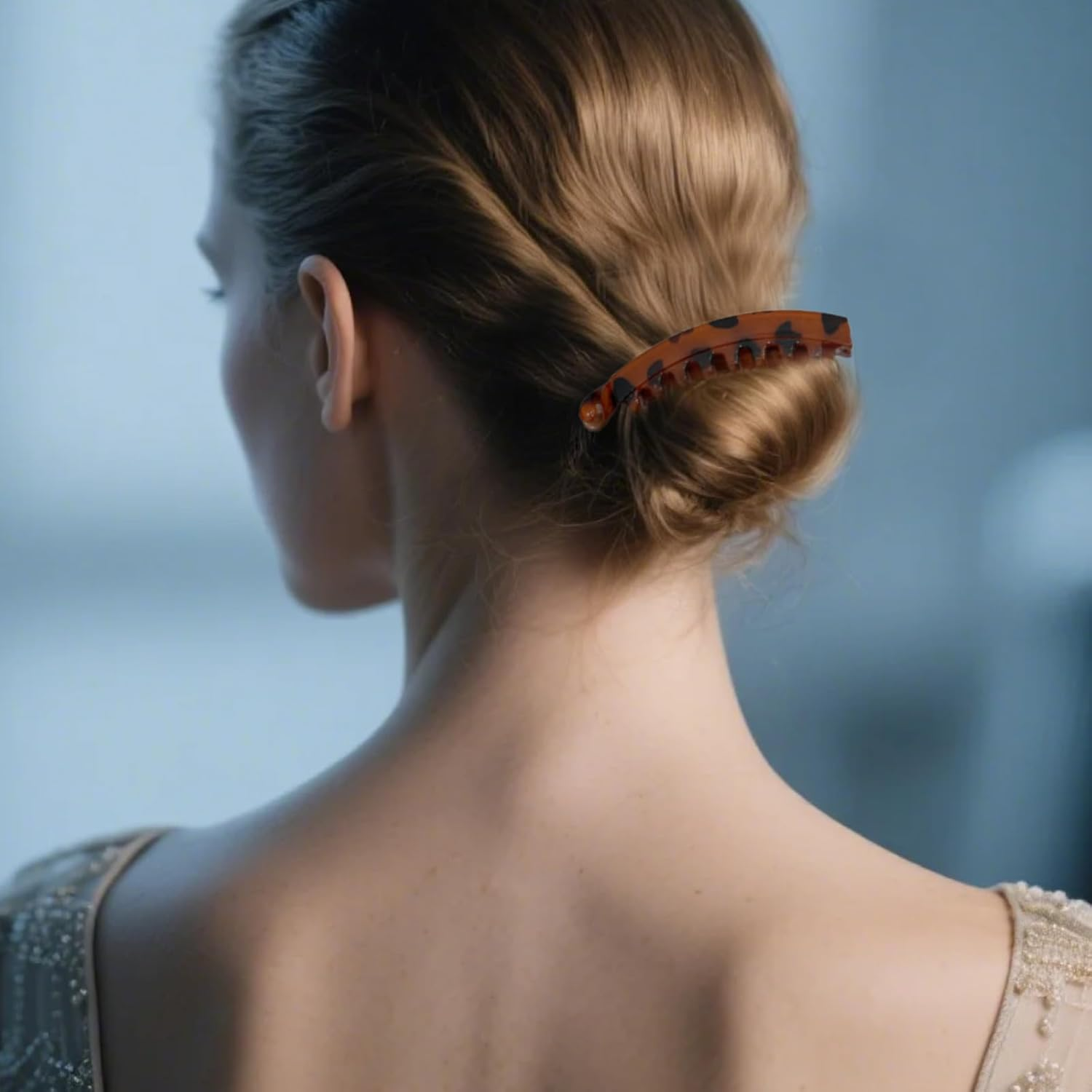 Pack of 2 Banana Hair Clips for Women, Vintage Banana Clip, Non-Slip Banana Clip, High-Quality Banana Clips, Robust Hair Accessories, (Black & Tortoiseshell), Large Clips for Easy Styling image number 6