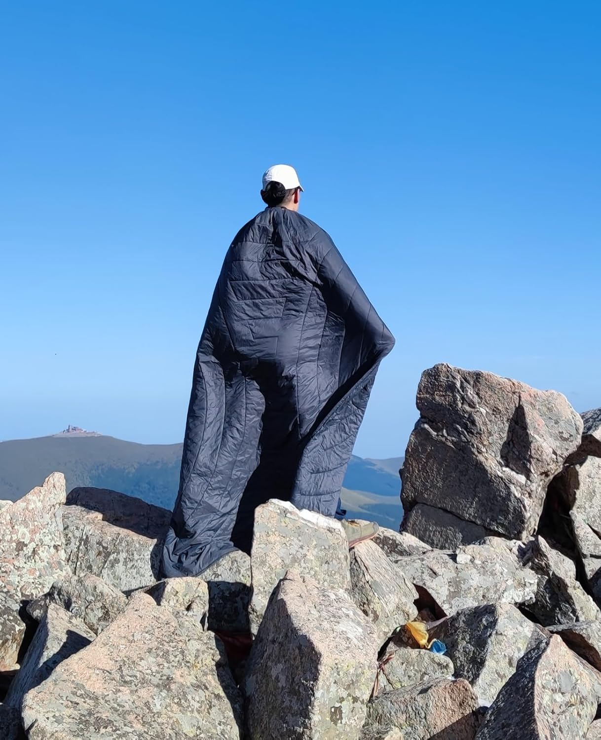 Iclimb 3M Thinsulate Insulation Warm Camping Blanket Ultralight Compact (Dark Grey) image number 2