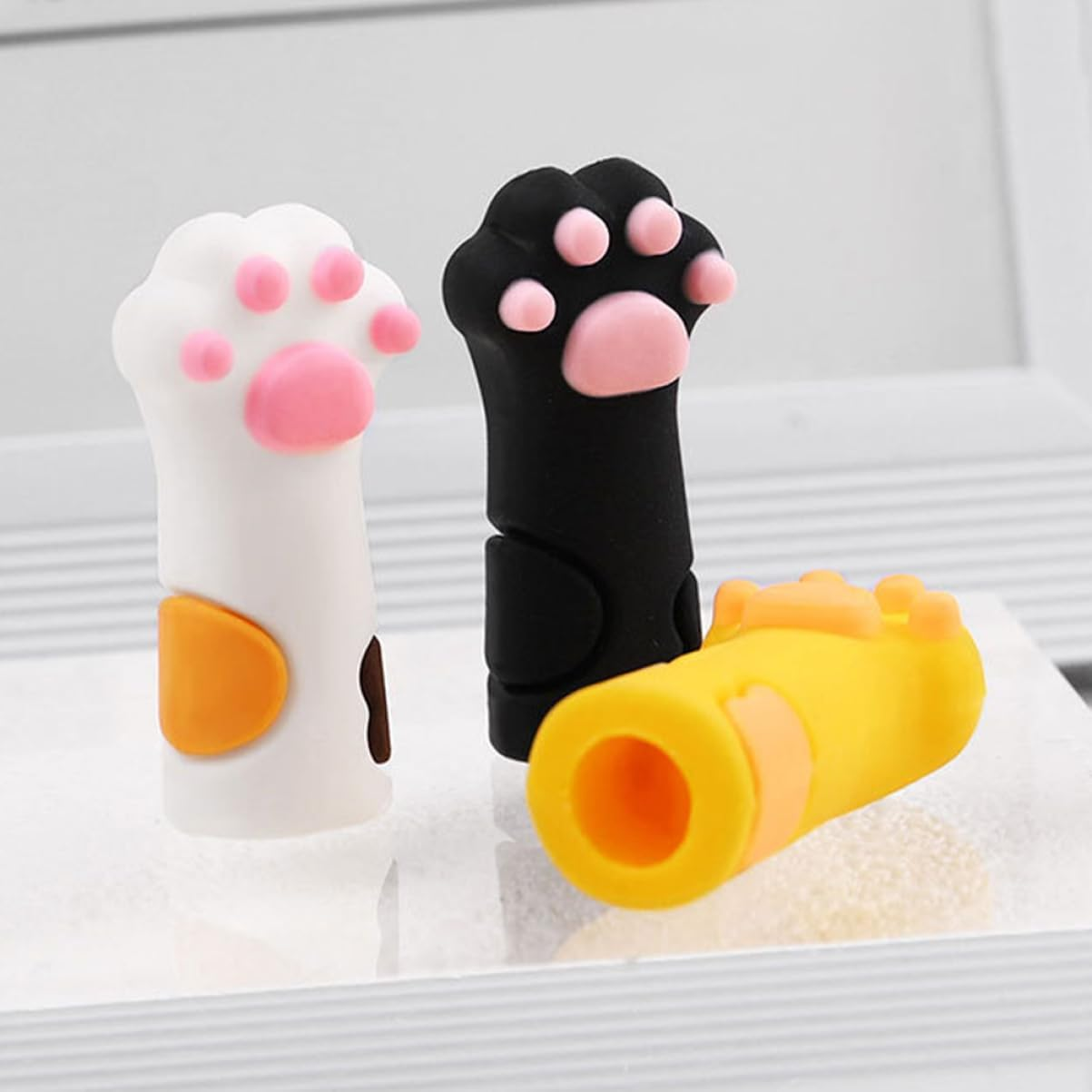 Baluue 3Pcs Cuticle Nipper Cover Silicone Protective Sleeve for Nail Scissors Cute Design for Manicure and Pedicure Random Colors image number 1