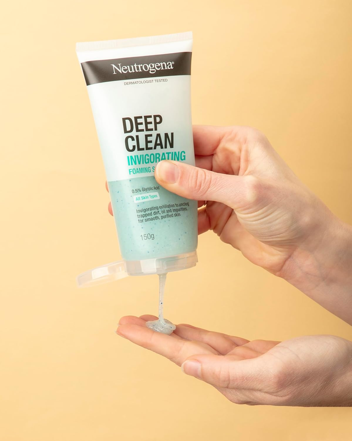 Neutrogena Deep Clean Invigorating Foaming Scrub 150 G image number 3