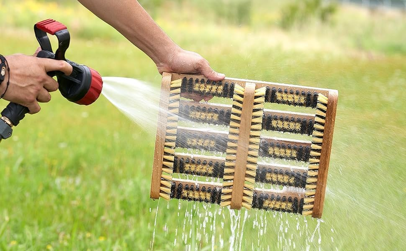 Wooden Boot Scraper Large Jack with Brush &ndash; Outdoor Shoe Cleaner &ndash; Garden Kitchen Patio Carpet Doormats &ndash; Removes All Dirt, Snow, Mud and Sand &ndash; Extra-Wide Boot Brush