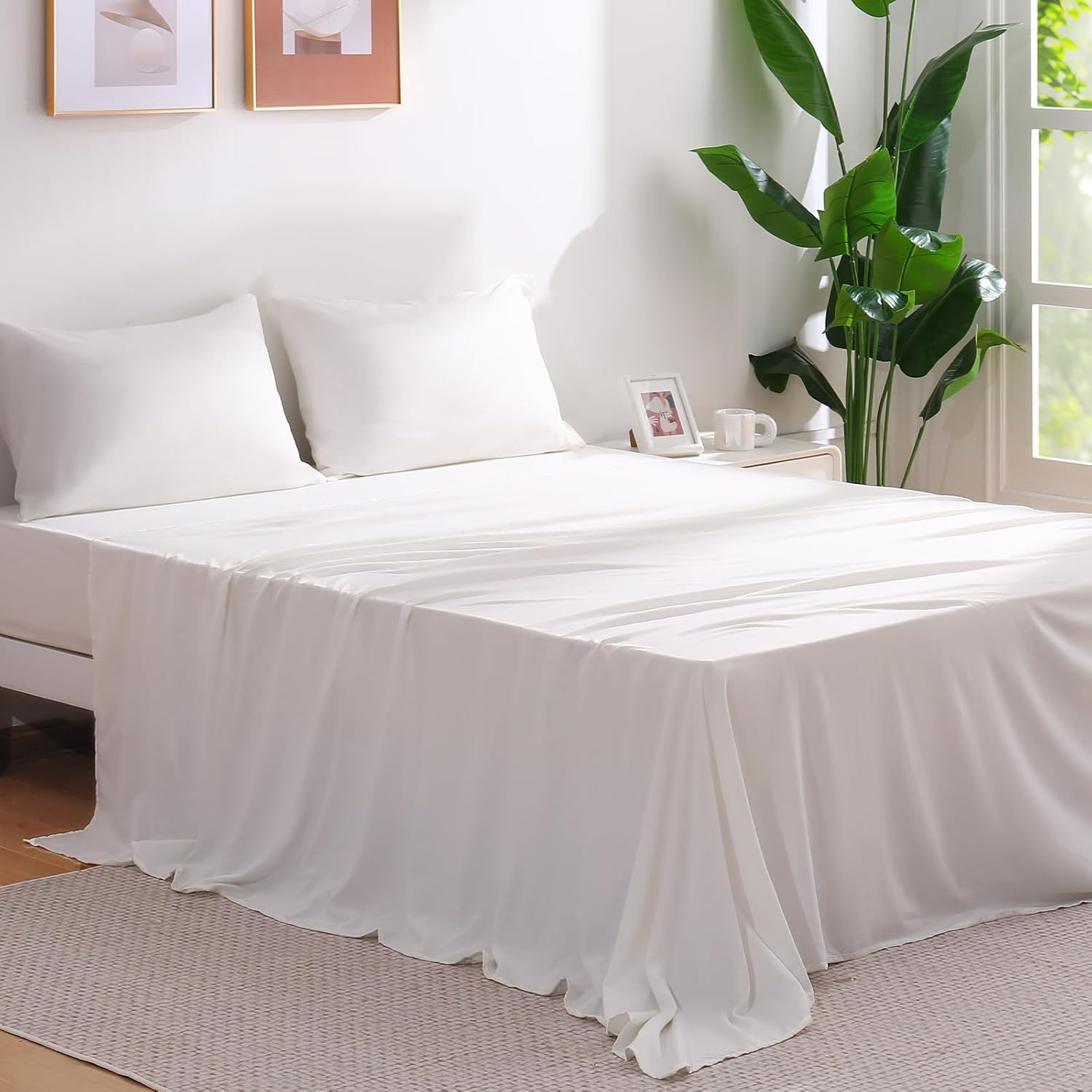 Elegear Bedding Queen Sheet Set &ndash; 4 Piece Bed Sheets for Queen Size Bed, Soft and Breathable Microfiber, Includes 1 Fitted Sheet, 1 Flat Sheet and 2 Pillowcases (Dark Grey)