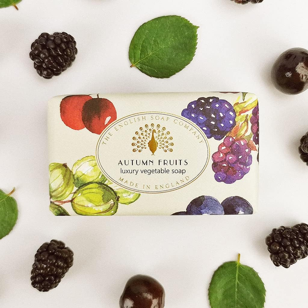 The English Soap Company Vintage Wrapped Soap Bar, Autumn Fruits Shea Butter Soap Bar, Moisturising Soap Bar for Face and Body, Autumn Fruits Scent 190G