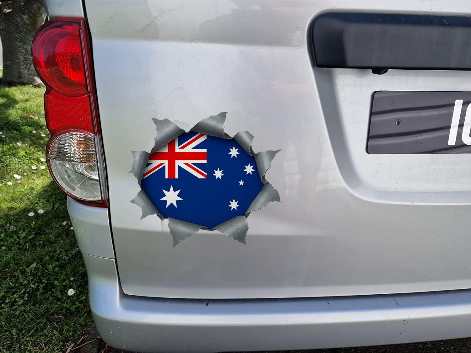 Australian Ripped Metal Flag Car Sticker &ndash; 21Cm X 20Cm Decal | Weatherproof 5-Year Outdoor Vinyl | Bubble-Free Application | Covers Scratches & Dents | Aussie Pride for Cars, Windows, Toolboxes