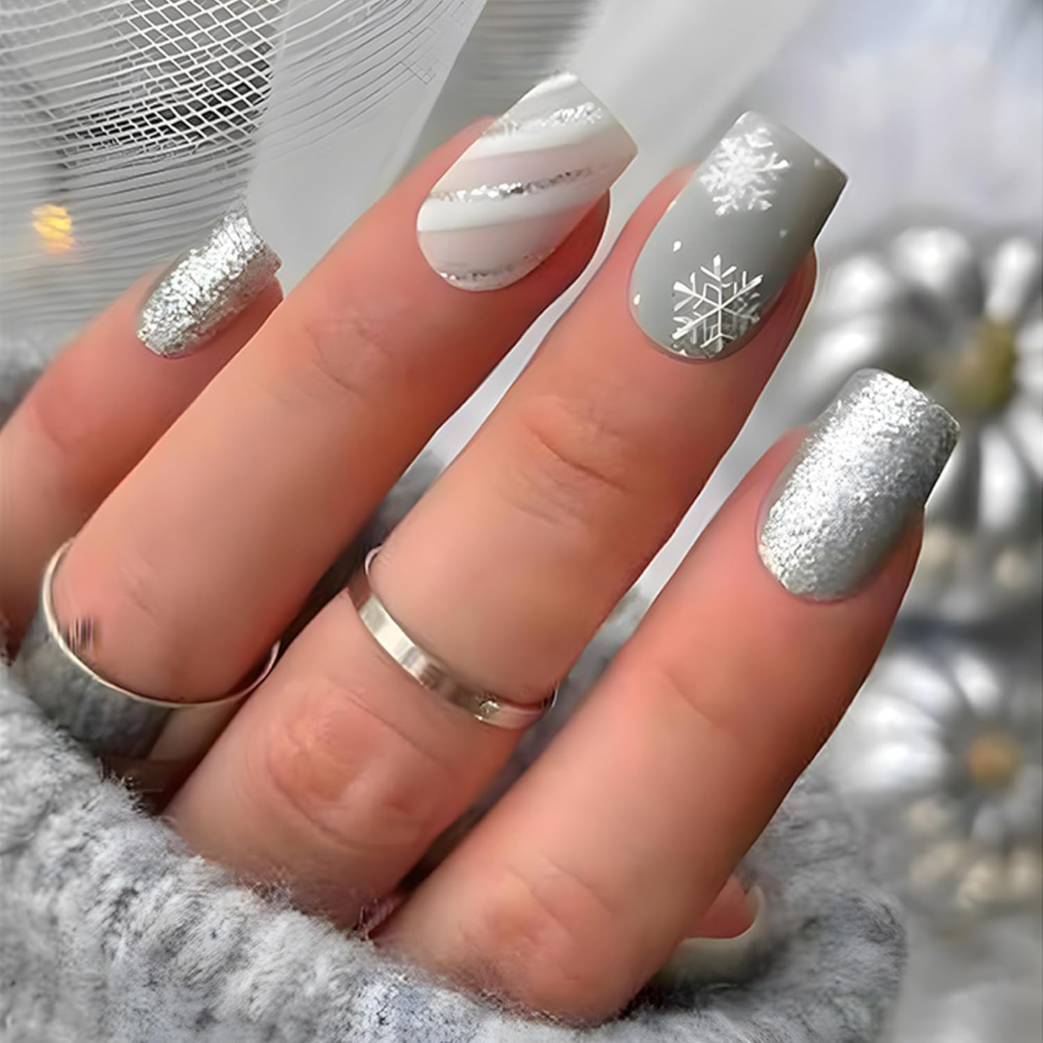 Vhxmaizxn Christmas Press on Fake Nails Full Cover Acrylic Nail False French Snowflake Grey Gradient Glitter Rhinestone Natural Matte Oval Women Girl Manicure with Gel 24 Pcs