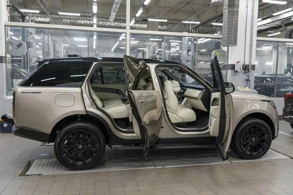 Deployable Original Style Electric Running Board Side Step Fits for Land Rover Range Rover SWB Range Rover Sport 2023-2025 Side Steps Running Boards image number 4