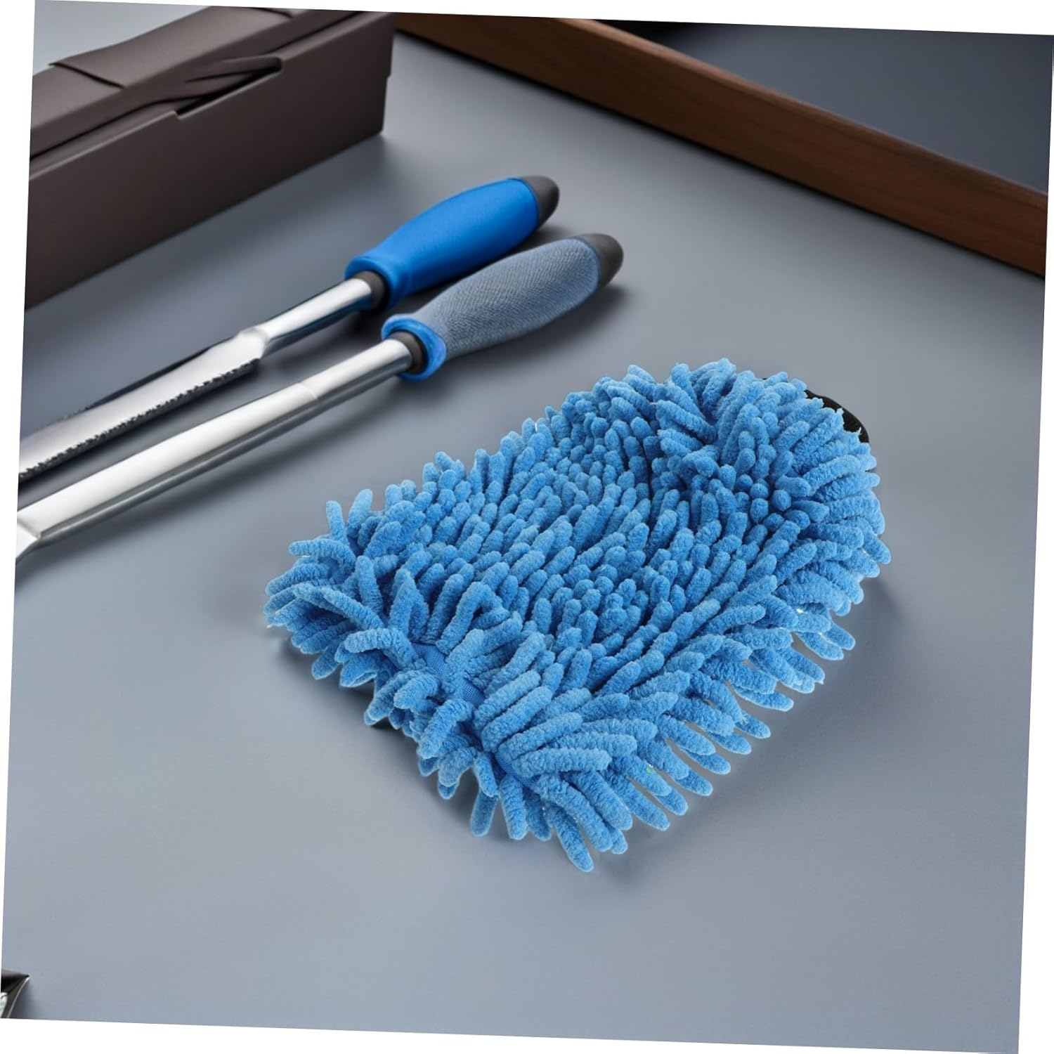 Iplusmile 4Pcs Absorbent Chenille Car Wash Mitts Microfiber Detailing Gloves for Motorcycle and Truck Cleaning, Plush Coral Fleece Wash Gloves for Exterior Car Care and Furniture Dusting Random Color