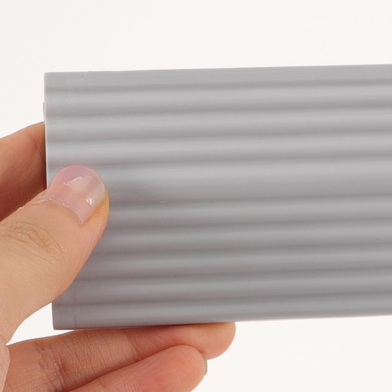 Grey Plastic Threshold Ramp for Robot Vacuums Lightweight and Portable Entry Slope Mat for Doorways and Small Steps image number 5