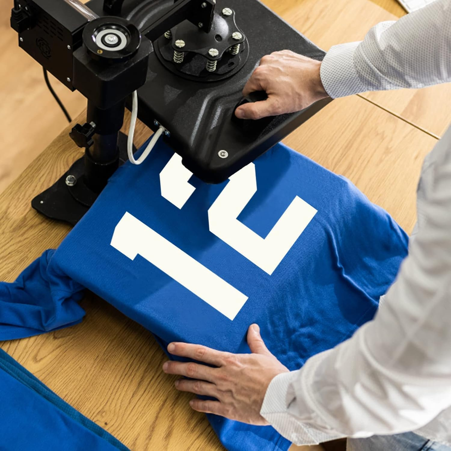 OSYLICT 22PCS Iron on Numbers T Shirt Heat Transfer 0 to 9 Jersey Numbers,8 Inch Tear-Proof Washable Number for Team Uniform Sports image number 1