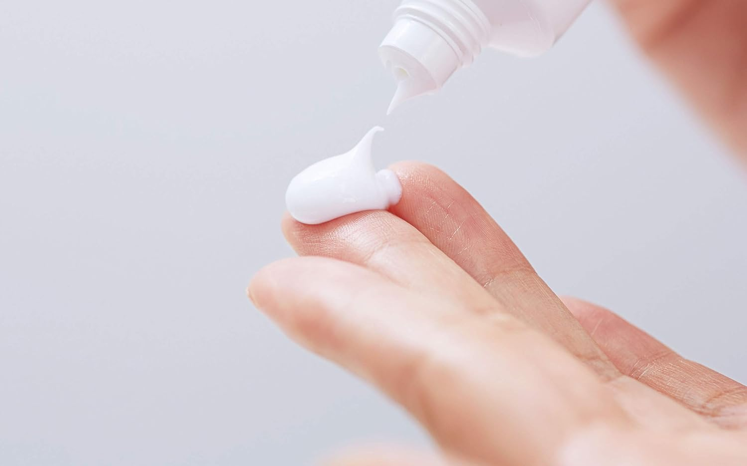 Cogit Medicated Whitening Hilserin Cream Body Cream