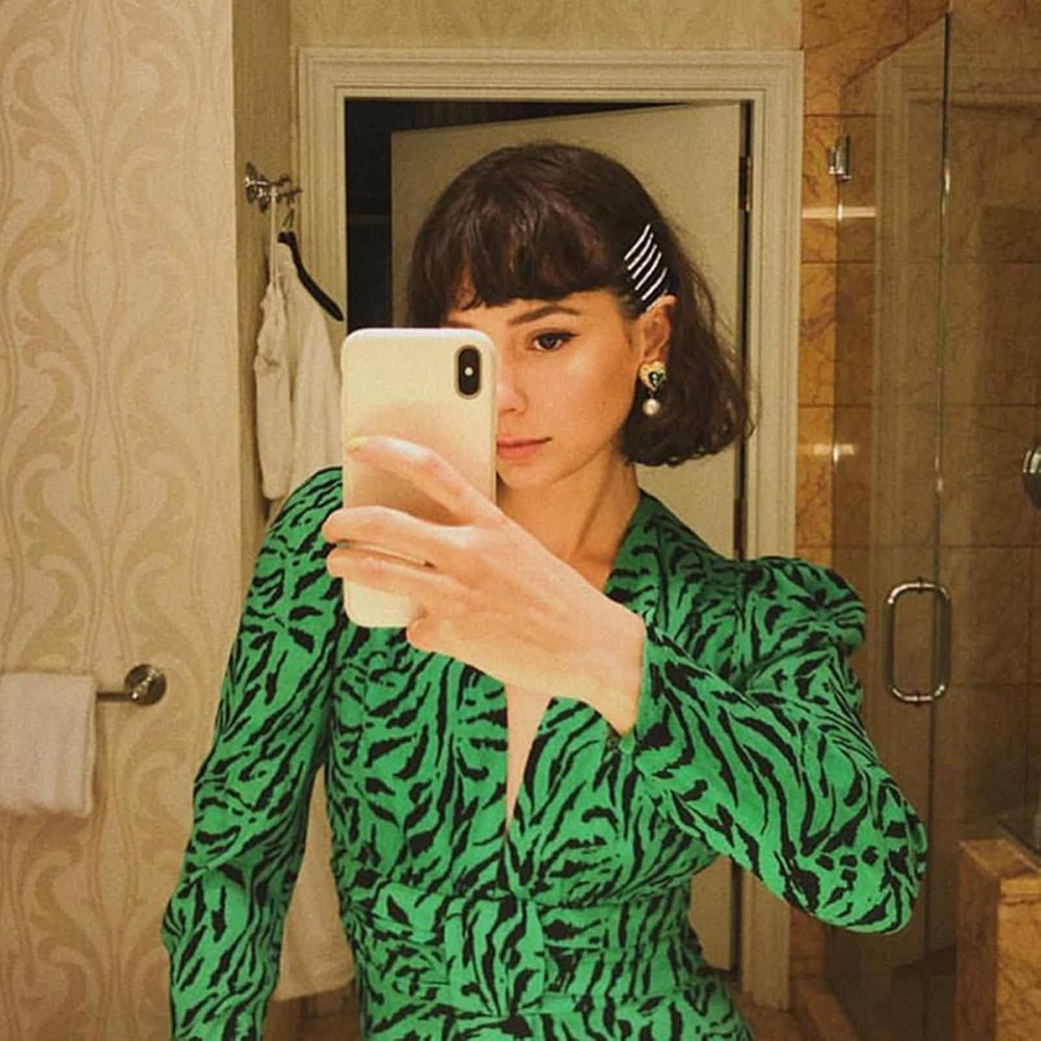 Wendalern Boho Wedding Crystal Hair Pin Vintage Rhinestone Hair Clips Silver Crystal Bobby Pins Shiny Diamond Hair Pins Hair Clip Hair Accessories for Women and Girls (Pack of 1) image number 6