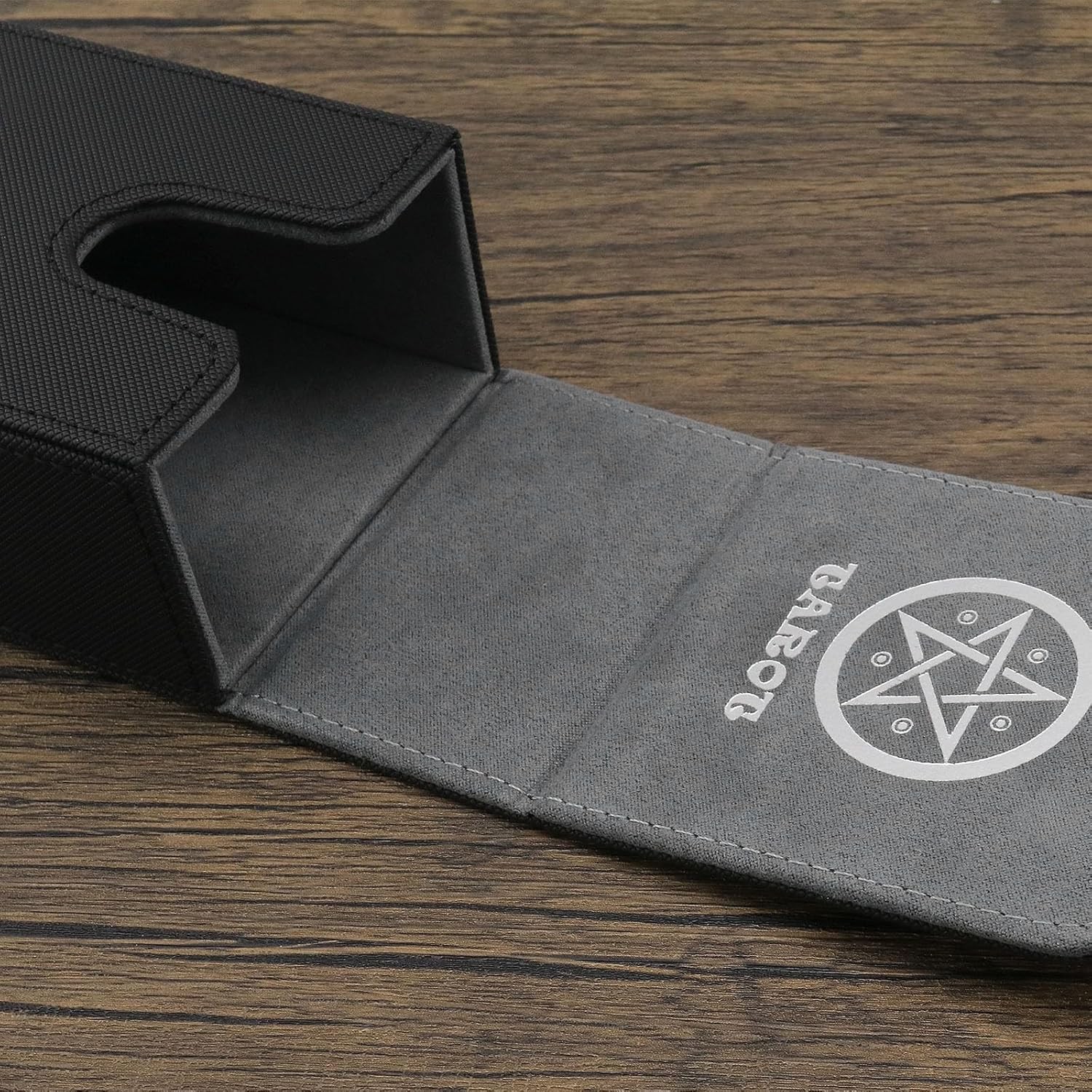 Emagtech Tarot Card Case Card Deck Box PU Leather Card Storage Box Magnetic Closure Single-Sleeved Cards Box Protect Cards Solid Black image number 1