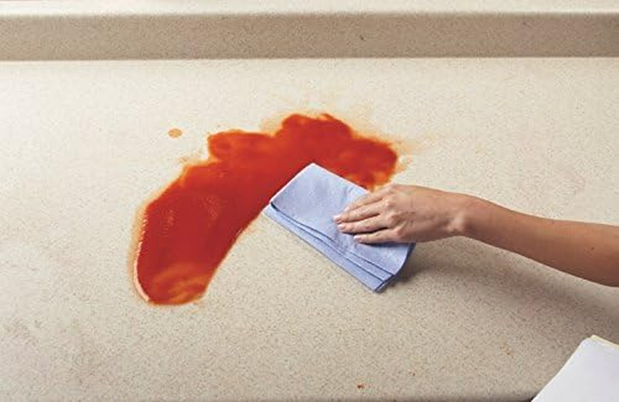 Shamwow the Original - Super Absorbent Multi-Purpose Cleaning Shammy Chamois Towel Cloth - Holds 10X Its Weight in Liquid - Machine Washable - Will Not Scratch (8 Pack: 4 Large Orange & 4 Small Blue) image number 5