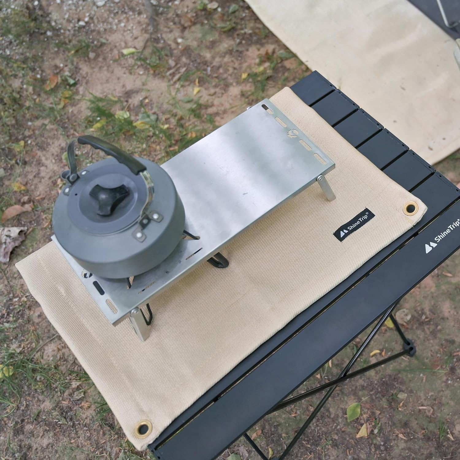 TRIWONDER Fire Blanket Fire Pit Mat under the Grill Protective Deck Patio Grass BBQ Fiberglass Gas Grill Mat Plumber'S Pad Oil Pad Fire Retardant Blanket (Beige, 50X50Cm)