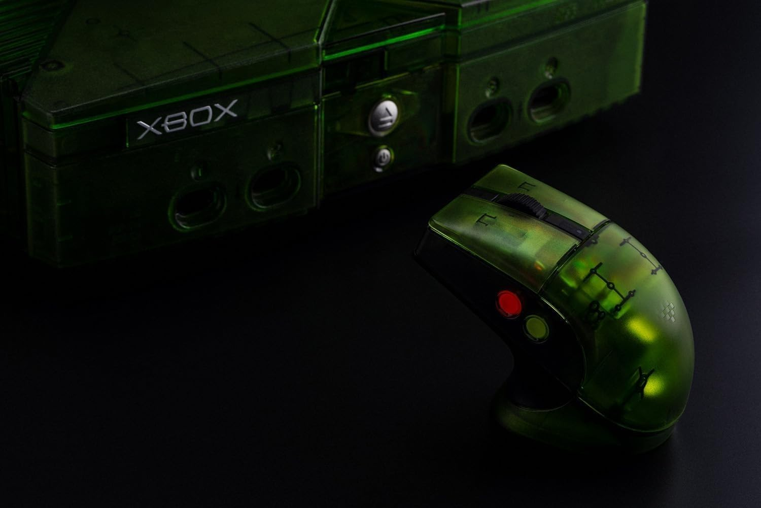 8Bitdo Retro R8 Mouse - Xbox Edition image number 2