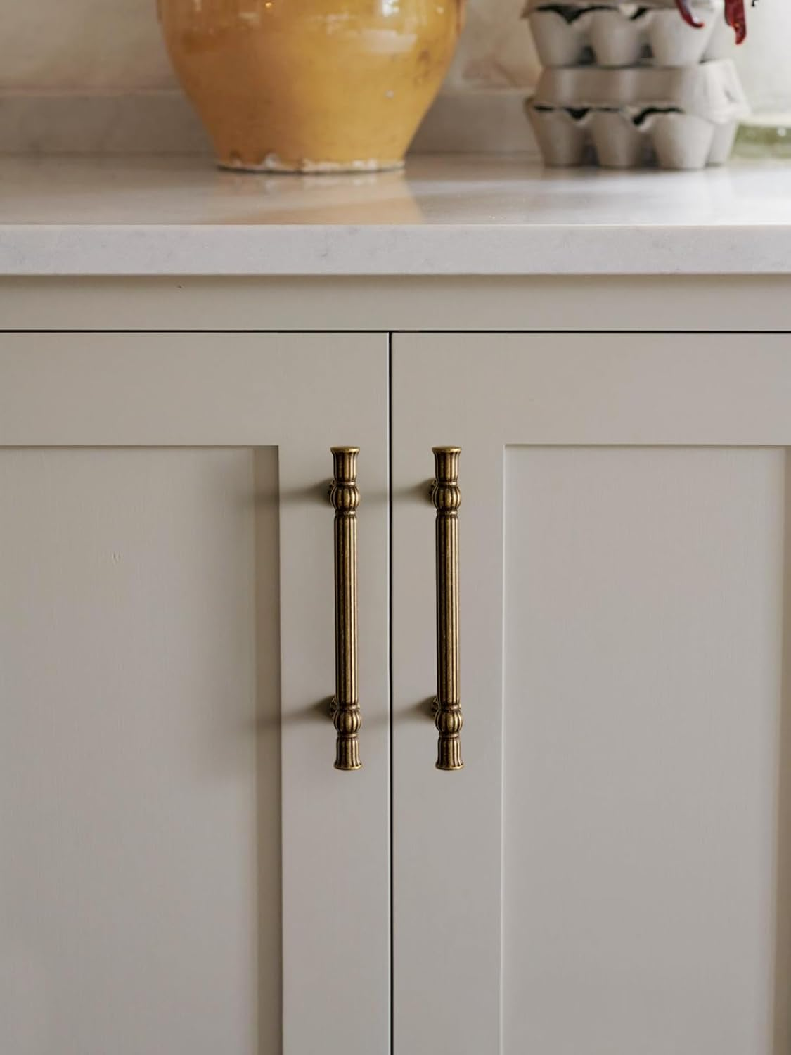 Antique Brass Cabinet Pulls - 3-3/4 Inch(96Mm) Hole Center Classic Vintage Drawer Handles Zinc Alloy,Kitchen Cupboard Bathroom Dresser Cabinet Hardware (2, Antique Brass, 3-3/4"(96Mm) Hole Centers)