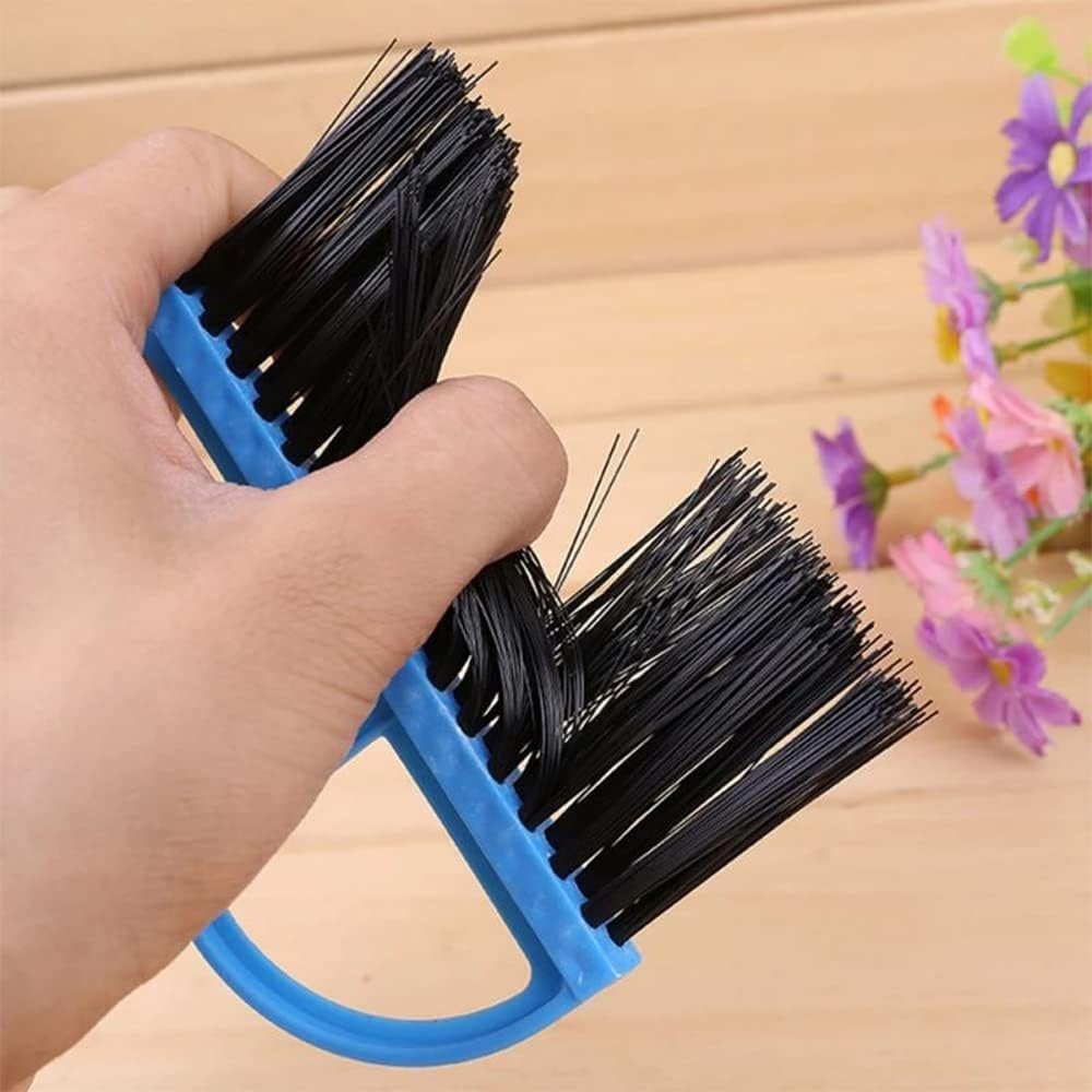 Mini Dustpan Brush Set Portable Plastic Brush Cleaning Dustpan for Cage Cleaning of Animals, Guinea Pigs, Rabbits, Hamsters, Reptiles (Red) - Red image number 4