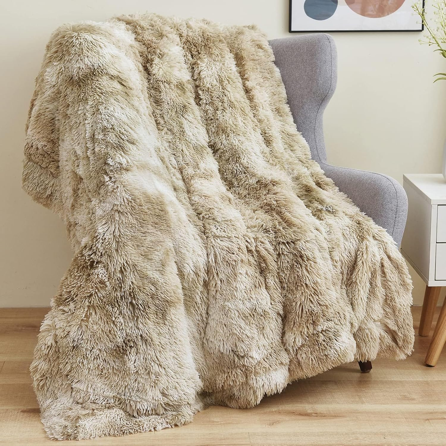 NEWCOSPLAY Faux Fur Throw Blanket Super Soft Cozy Plush Fuzzy Shaggy Blanket for Couch Sofa Bed (Frosty Grey Shaggy, Throw(50"X60"))