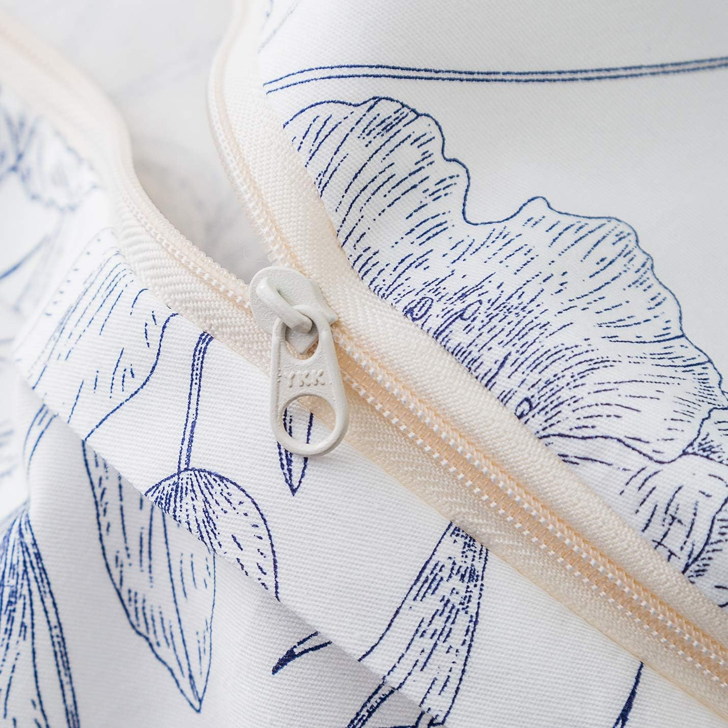 SUSYBAO Floral Duvet Cover King 100% Cotton Blue White Botanical Duvet Cover 3 Pcs Set 1 Vintage Navy Flower Duvet Cover with Zipper Ties 2 Pillowcases Luxury Soft Garden Plant Print Bedding Set image number 2