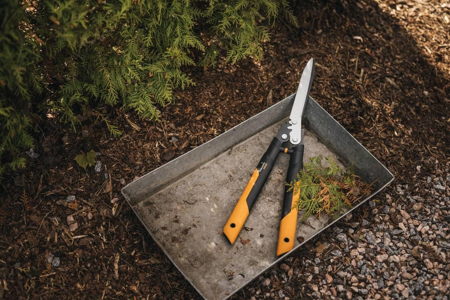 Fiskars Powergear X Hedge Shear HSX92, Non-Stick Coating, Steel Blades, Length: 63 Cm, Black/Orange, 1023631