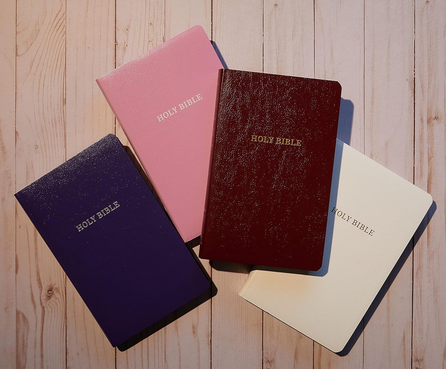 KJV, Gift and Award Bible, Red Letter Edition [Pink]: Holy Bible, King James Version image number 2