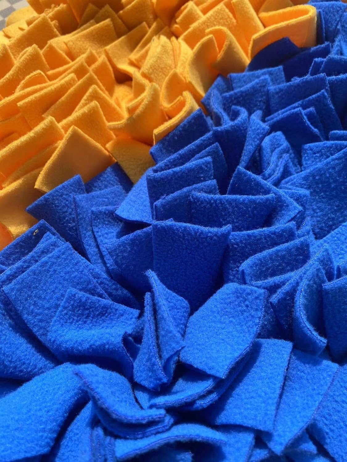 Thick Tough Slow Feeding Mat for Large Breed Dogs, 45X60Cm Blue and Yellow Color Sniffing Mat