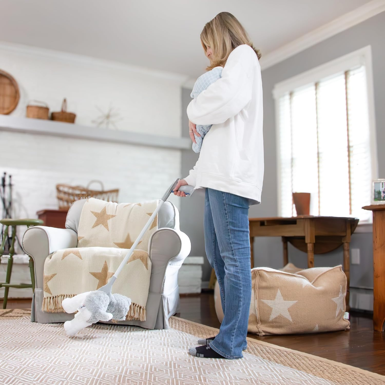 Unger Grabber plus Reacher Lightweight Multi-Purpose Pickup Tool with Ergonomic Trigger Grip, 360 Degree Rotating Head, and Magnetic Tip, 32",Green image number 6