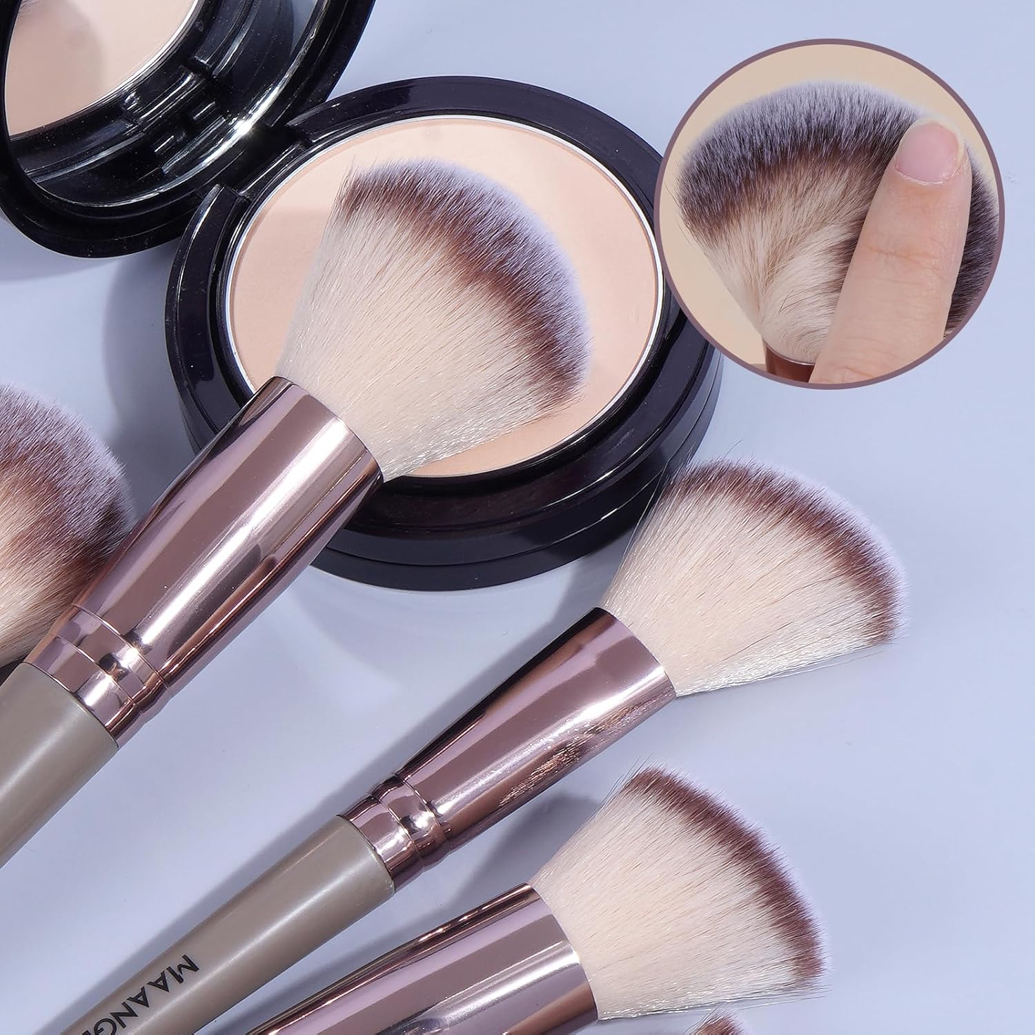 MAANGE Makeup Brushes, 30 Pcs Professional Makeup Brushes Set Premium Synthetic Face Foundation Powder Brush Kit Travel Makeup Brushes (Champagne)