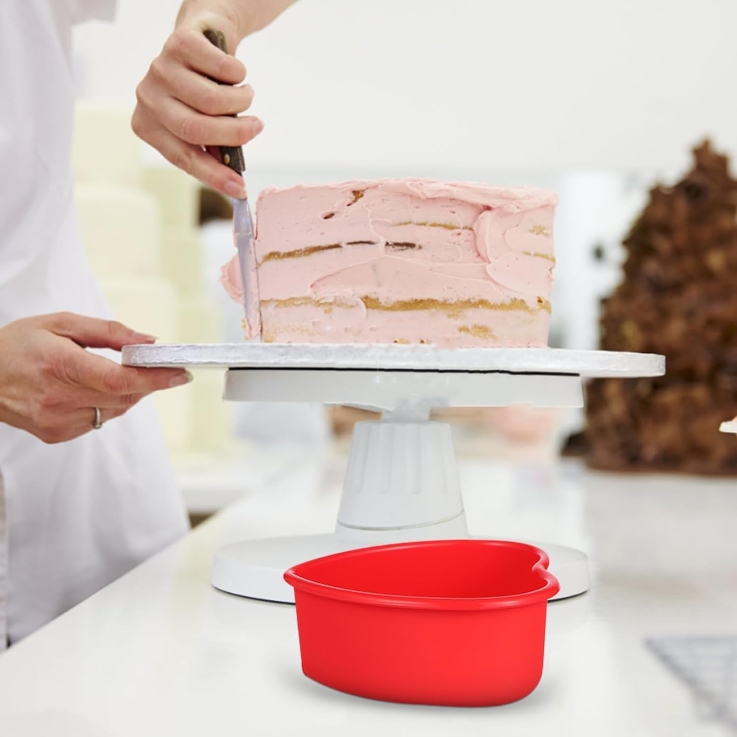 Silicone Cake Pan, 4 Inch Heart Shaped Silicone Baking Pan, Easy to Clean & Reusable Molds, Ideal for Cake Baking, 4PC Set image number 4