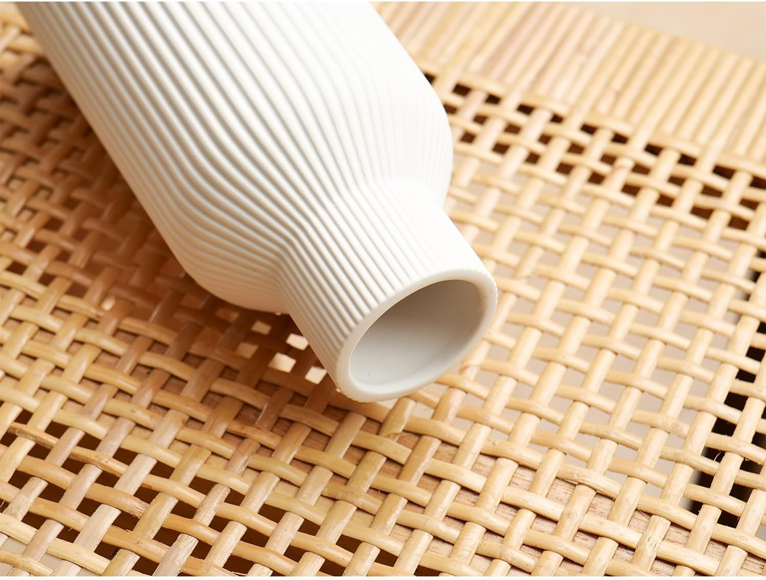 White Ceramic Vase Set of 3 - Minimalist Modern Ribbed Vases Home Decor for Desk, Shelf, and Table, Aesthetic Flower Vases for Entryway, Mantle, Bookshelf