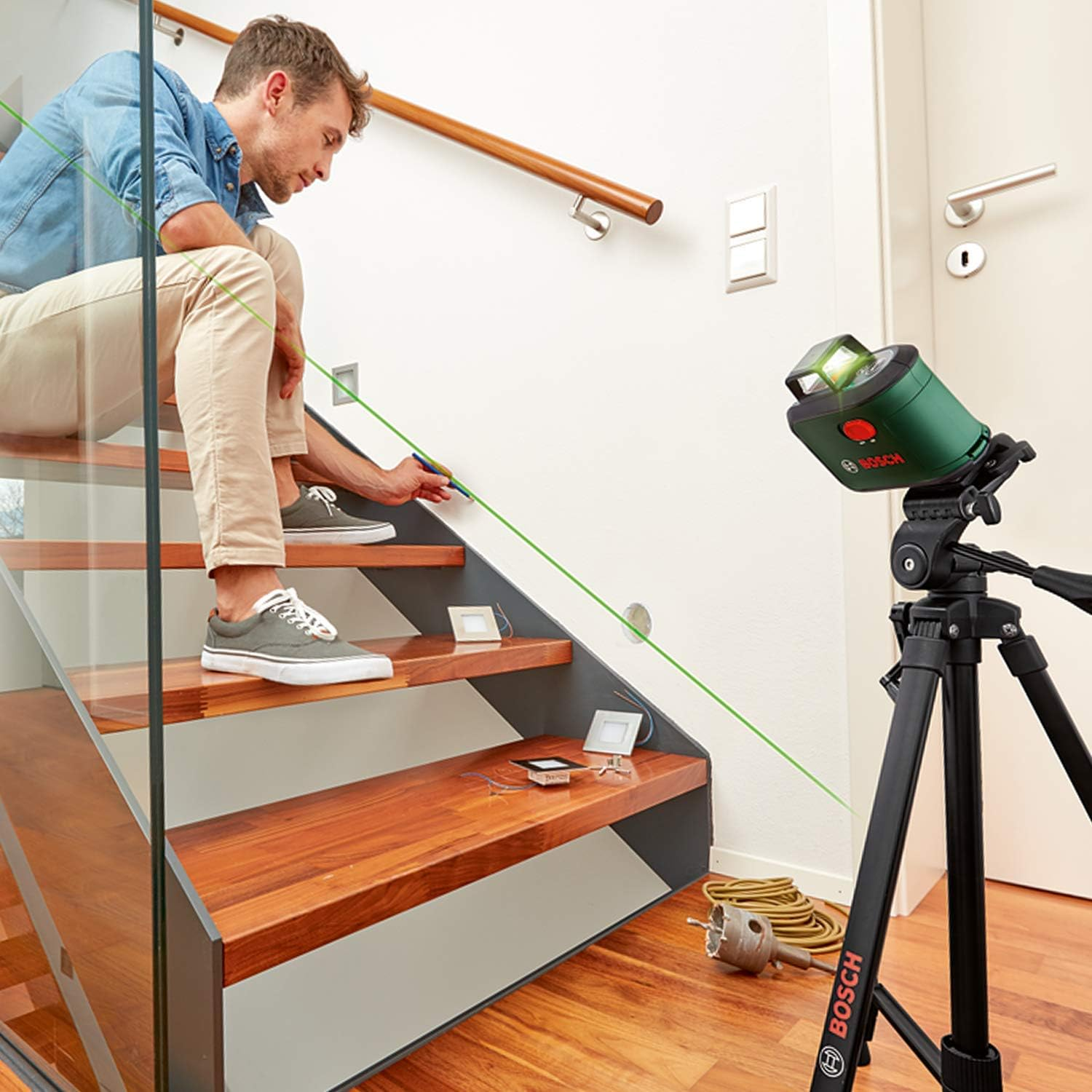 Bosch Cross Line Laser Advancedlevel 360 Set (Horizontal 360 Degree and Two Vertical Laser Lines, with One Plumb down Point, Green Laser, 4X AA Batteries, with Tripod, in Cardboard Box) image number 1