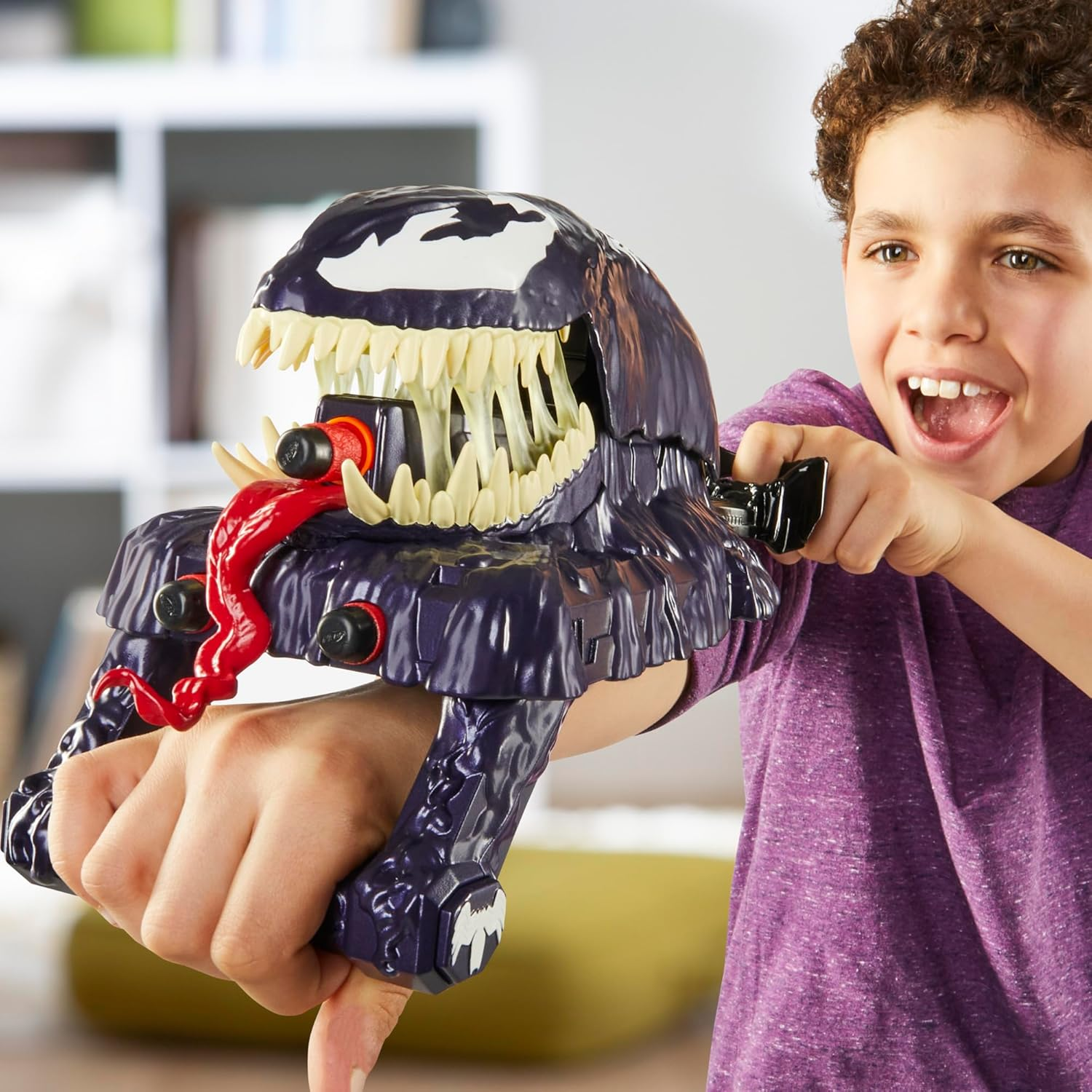 Marvel Spider-Man Venomversus Marvel&rsquo;S Venom Strike Blaster, NERF Spider-Man Toy, Super Hero Toys for Kids Ages 5+ image number 1