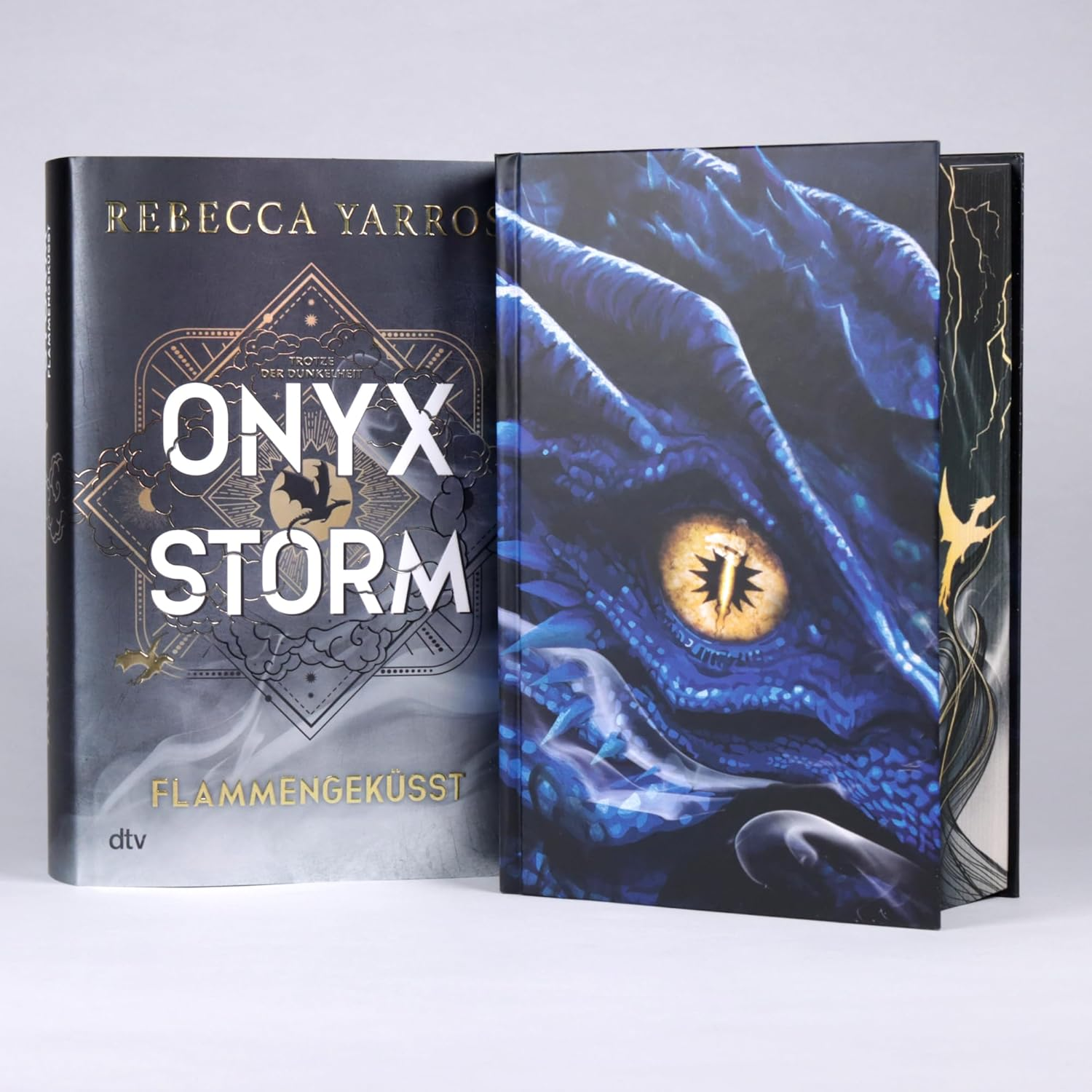 Onyx Storm - Flammengek&uuml;sst: Roman | Deluxe-Ausgabe Mit Atemberaubendem Farbschnitt | Die Hei&szlig;ersehnte Fortsetzung Von 'Fourth Wing' Und 'Iron Flame' image number 4