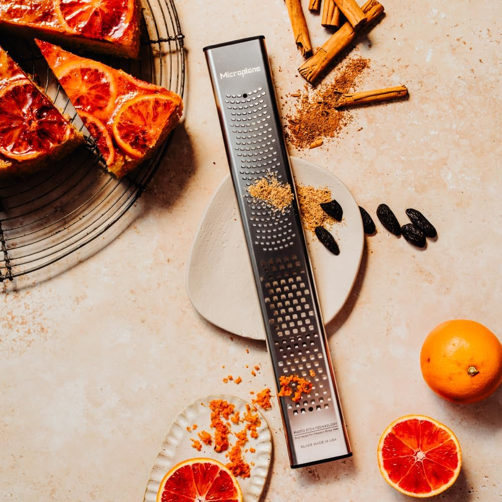 Microplane Dual Blade Zester and Coarse Grater - Ultra-Sharp Stainless Steel Blade, Ideal for Zesting Citrus, Grating Hard Cheeses, & Shaving Chocolate, Non-Scratch Tabs, Reusable Protective Cover image number 5