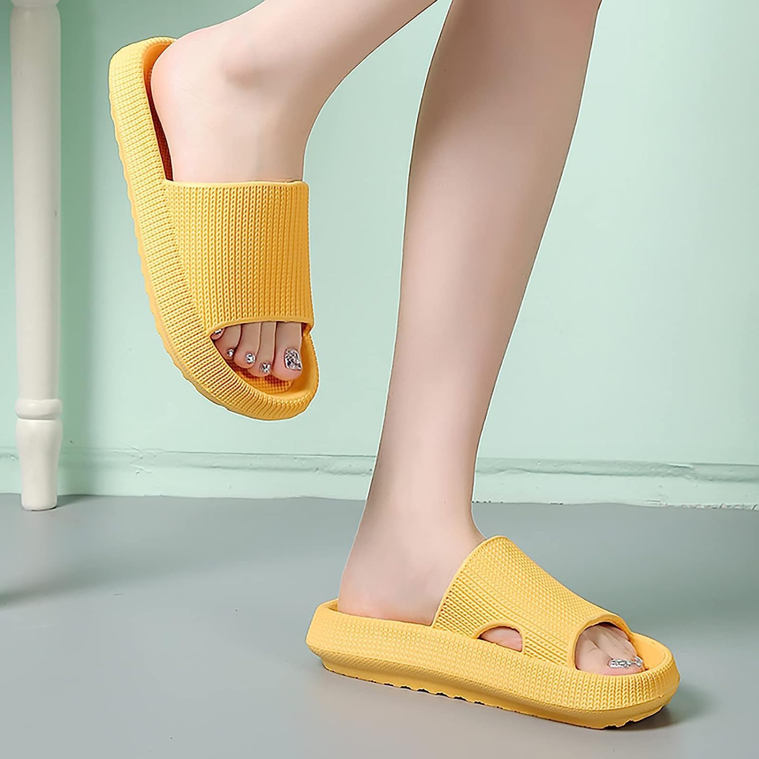 Comfort Cloud Slides for Women Sandal Summer Beach Pool Shoes Thick-Soled Quick Drying Pillow Slippers Non-Slip Bathroom Open Toe House Slippers image number 4