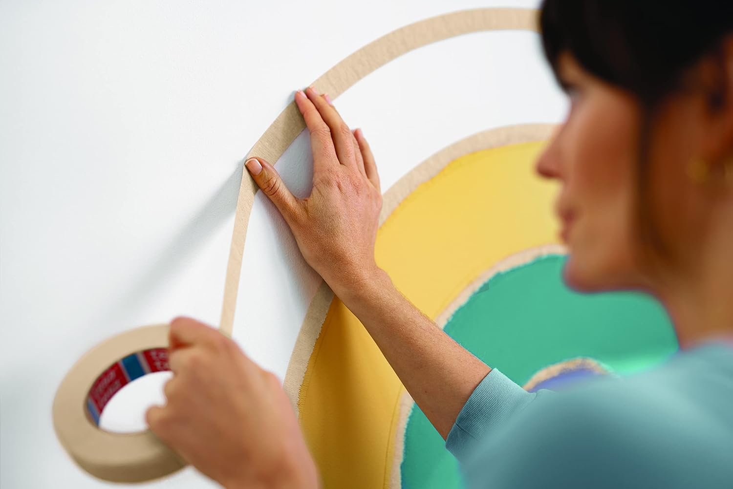 Tesa Masking Tape Curves - Curved Tape with Extra Strong Crepe for Masking Curves and Irregular Shapes - for Rough and Smooth Surfaces - 25 Mx 25 Mm image number 3