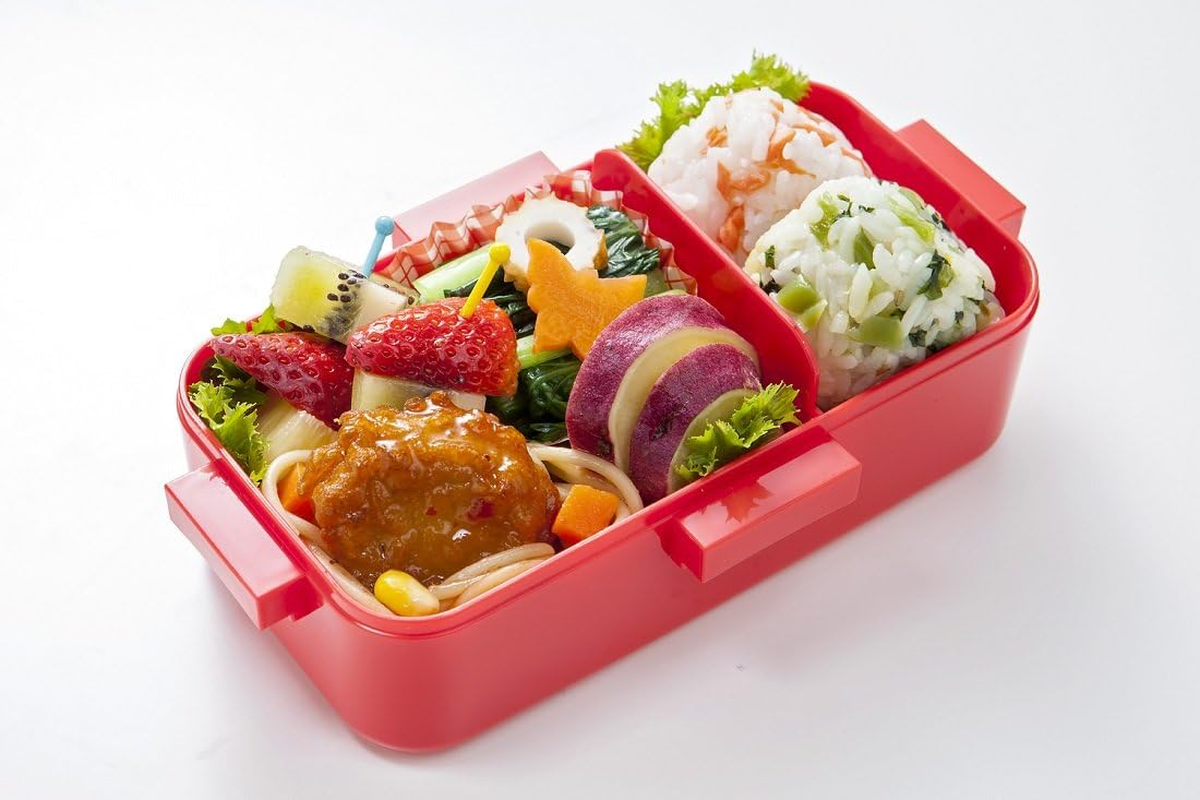 Skater PFLB6-A Bento Box, Fluffy Serving Lunchbox, 18.9 Fl Oz (530 Ml), Pokemon, Pokeball 25 Made in Japan image number 1