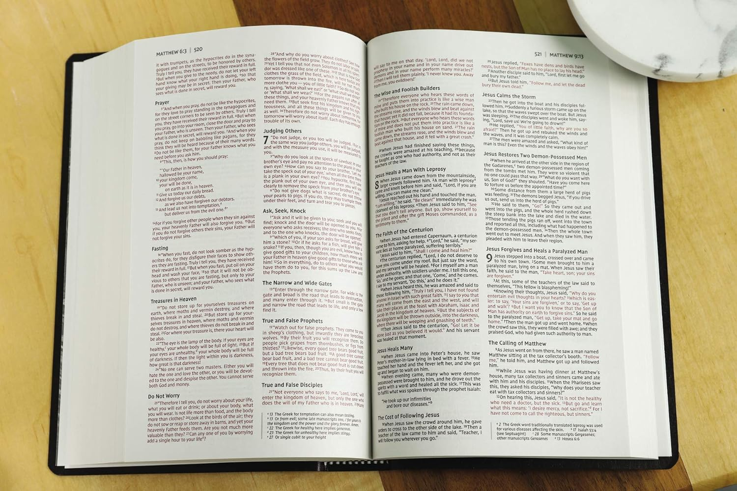 NIV Gift and Award Bible Red Letter Edition [Black] image number 5