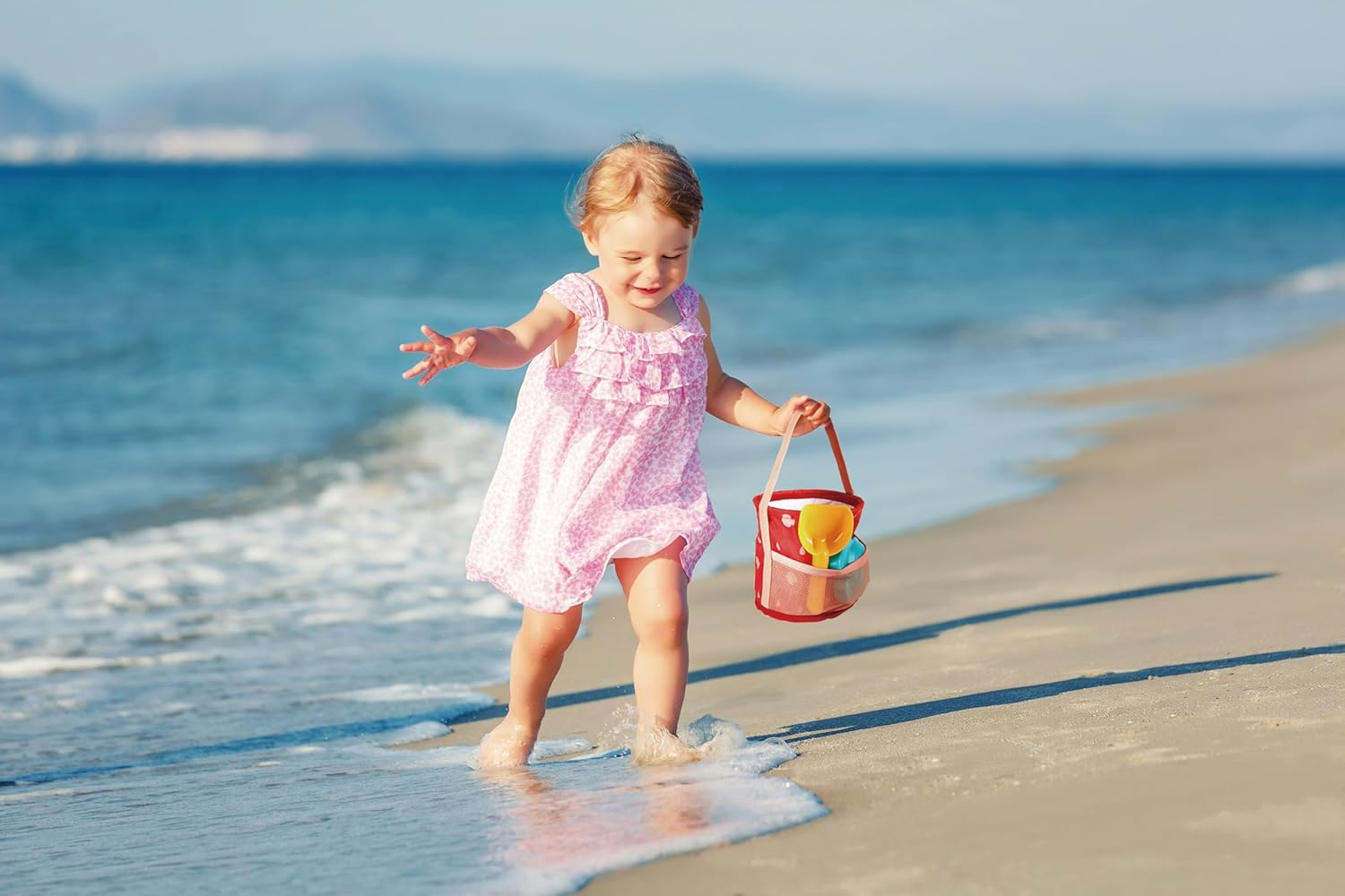 Hape Beach Toys Backpack Set with Sand Tools - Foldable Mesh Beach Bag with Summer Outdoor Play Toys for Kids - Portable Beach and Pool Play Kit image number 3