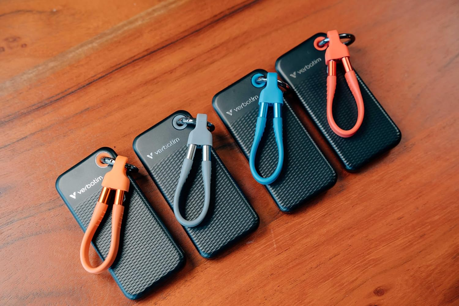 Verbatim Pocket SSD USB 3.2 Gen 2 1TB Black/Red image number 2