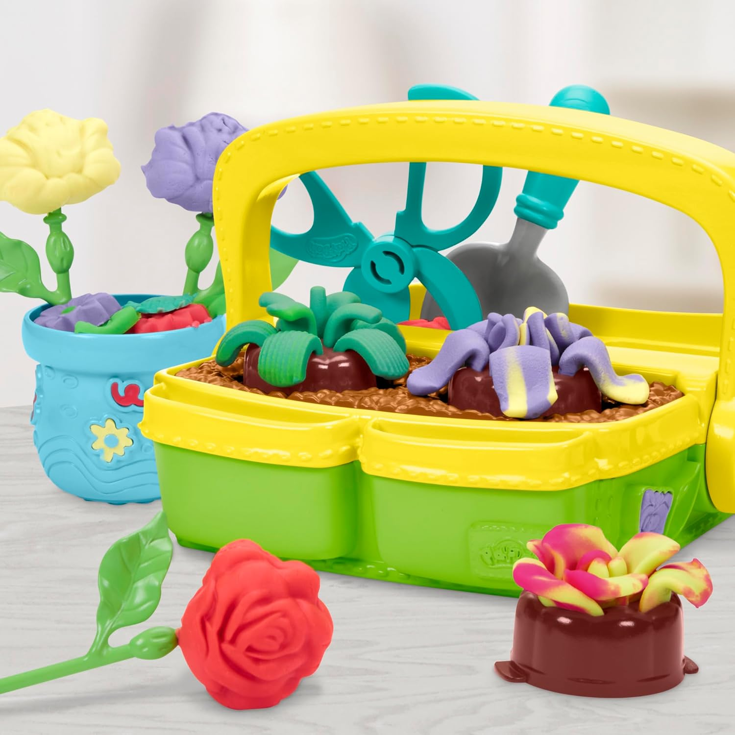 Play-Doh Blooming Flower Garden Toy Playset, Nature Pretend Play, Kids Arts & Crafts Ages 3+ image number 1