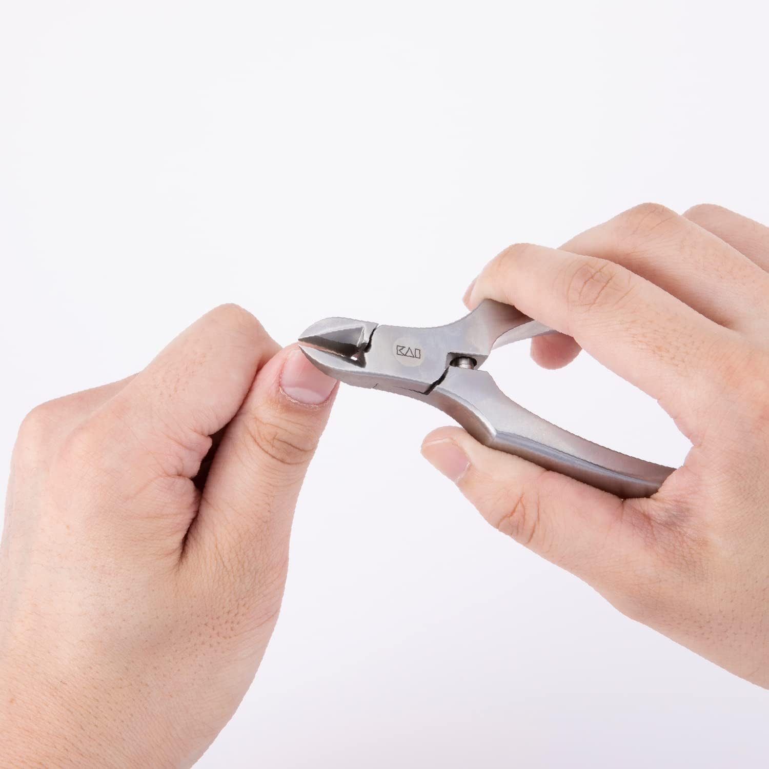 Kai Corporation Sekison Six Nipper, Regular Handle, with Cap, Small image number 1