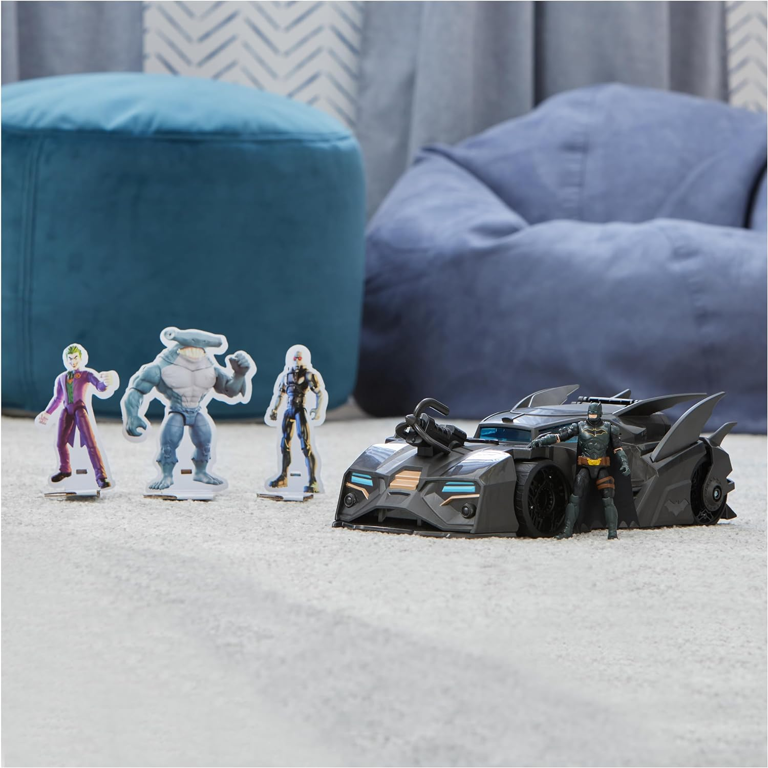 DC Comics, Crusader Batmobile Playset with Exclusive 4-Inch Batman Figure, 3 Super-Villain Paper Figures, Kids Toys for Boys and Girls Ages 4+ image number 5