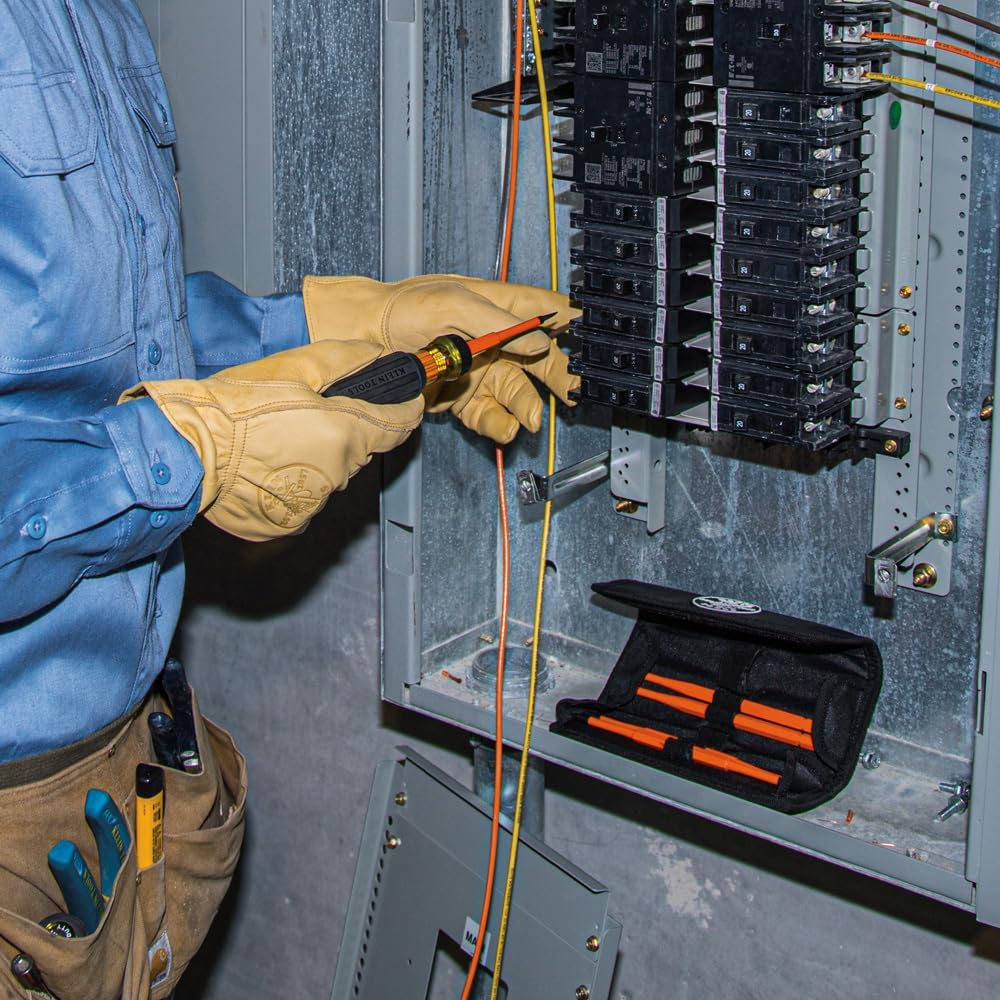 Klein Tools 8-In-1 Insulated Interchangeable Screwdriver Set image number 4