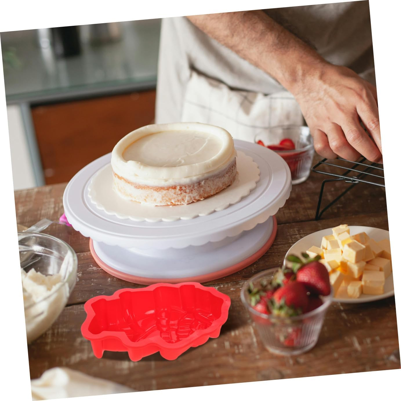 Amosfun Santa Claus Silicone Baking Mold for Christmas Cookies DIY Cake Decorating Tools Fondant Molds for Holiday Desserts Random Color image number 1